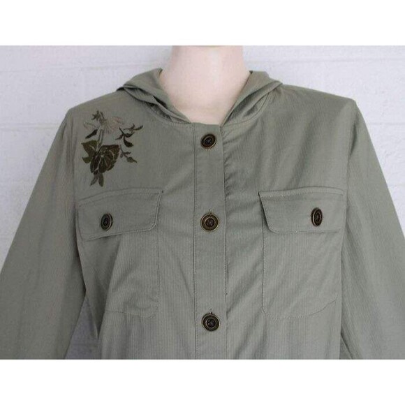 NWT Chico's Zenergy 1 M Sage Green Neema Embroidered Utility Hooded Jacket - Picture 5 of 7